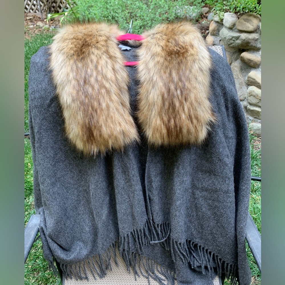 Faux fur collar cape